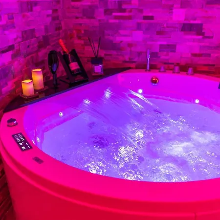 Silver Coliseum Апартаменты *